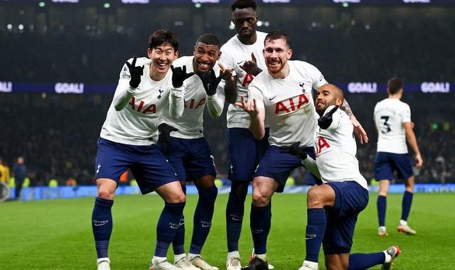  孙兴慜独造四球创纪录，热刺大胜南安普敦