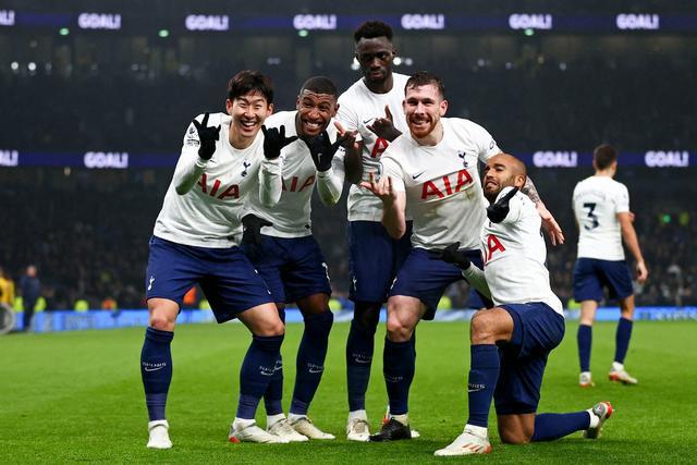  孙兴慜独造四球创纪录，热刺大胜南安普敦